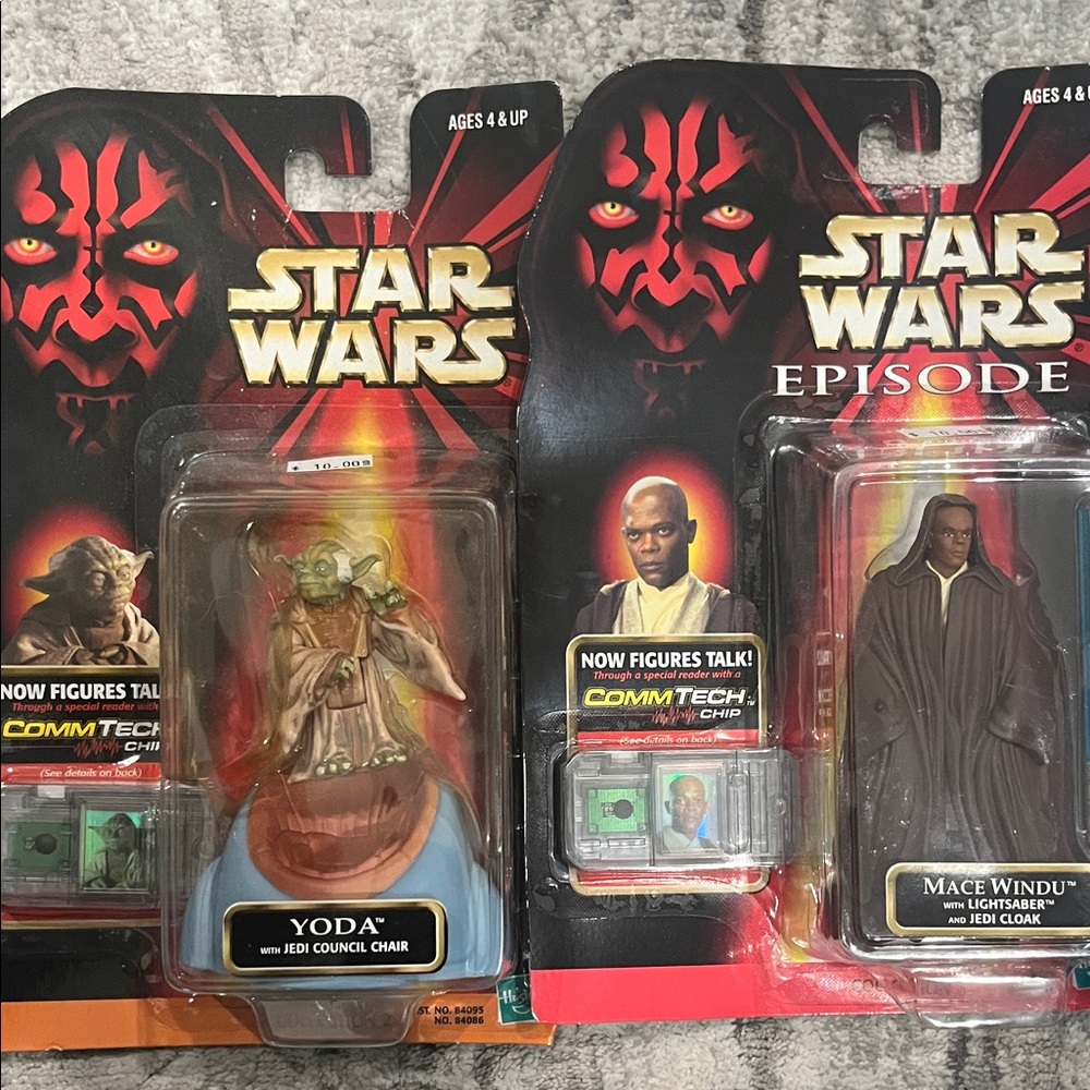 Star Wars Yoda and Mace Windu Figures - Red and Brown